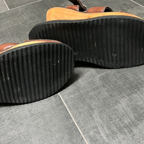 London Underground 90s Vintage Hibiscus Wooden Platform Wedges in Brown Size 8 - Picture 6 of 6